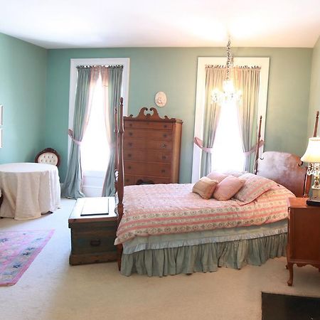 Bed and Breakfast Mackechnie House Кобург Экстерьер фото