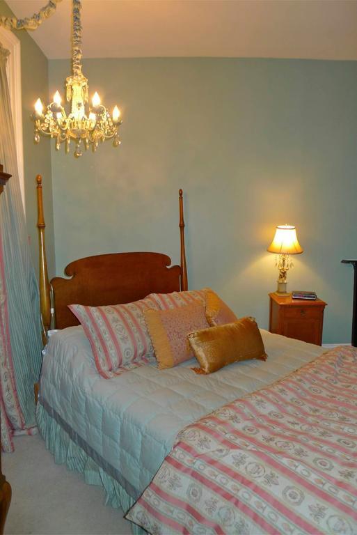 Bed and Breakfast Mackechnie House Кобург Экстерьер фото
