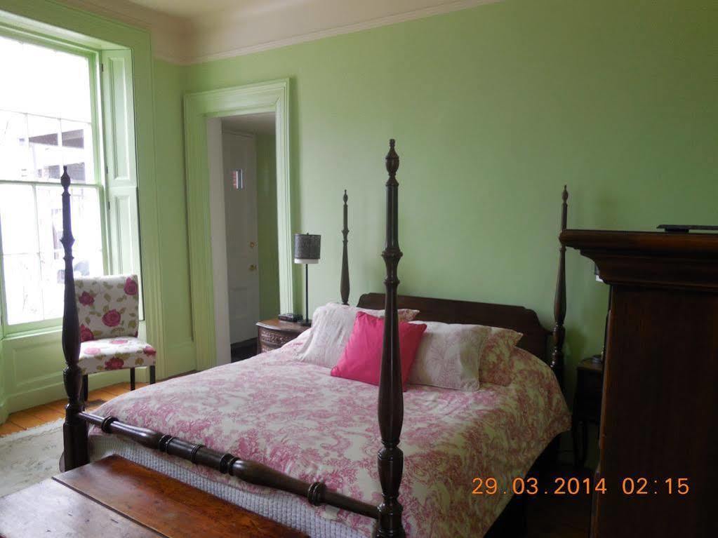 Bed and Breakfast Mackechnie House Кобург Экстерьер фото